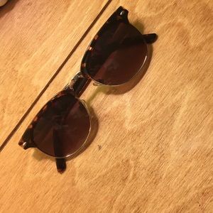 Women’s sunglasses